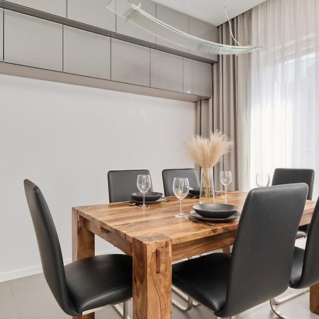 Stylish Kosciuszki Apartaments Near The Market Square With Free Garage Wroclaw By Noclegi Renters Ngoại thất bức ảnh
