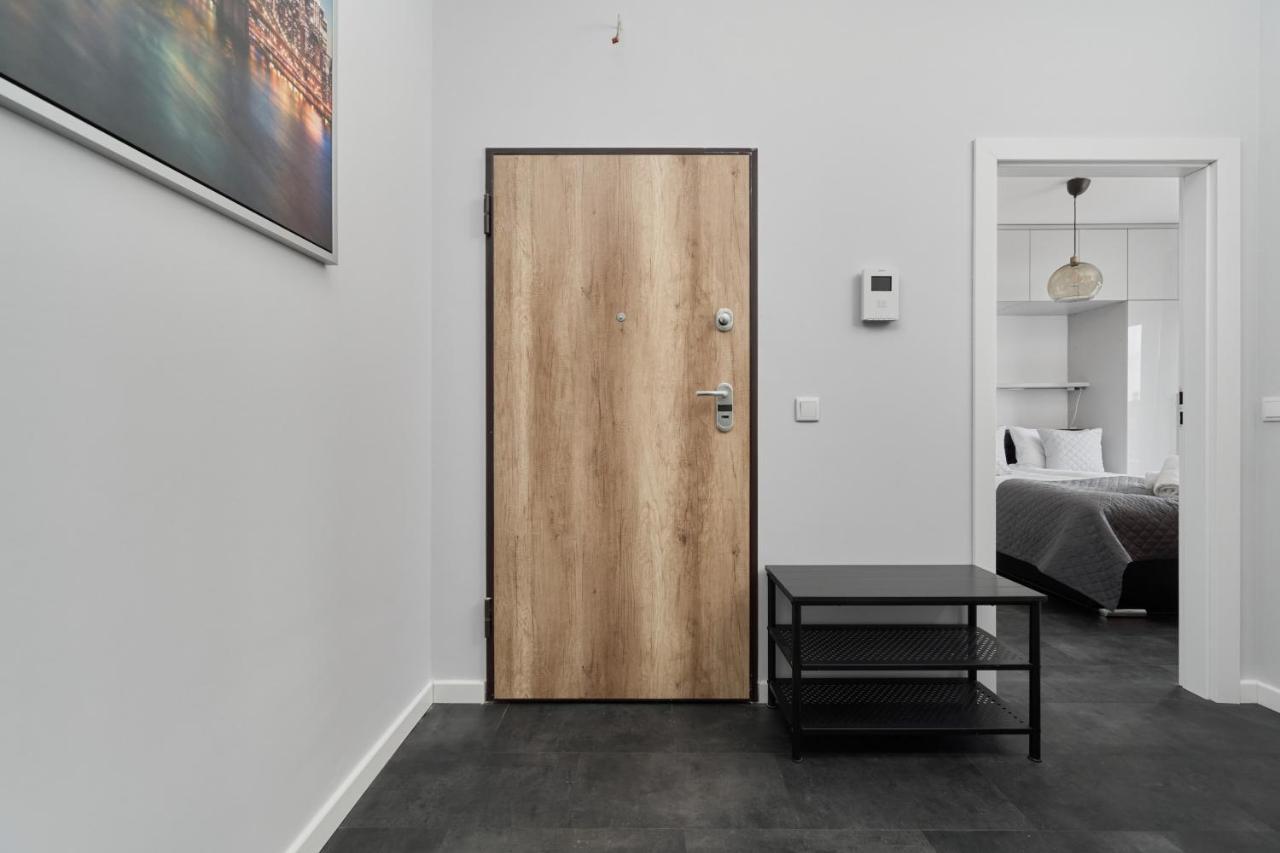 Stylish Kosciuszki Apartaments Near The Market Square With Free Garage Wroclaw By Noclegi Renters Ngoại thất bức ảnh