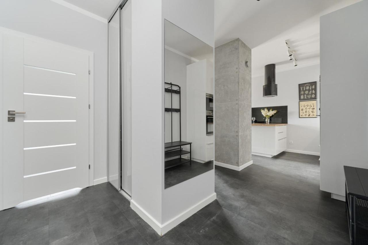 Stylish Kosciuszki Apartaments Near The Market Square With Free Garage Wroclaw By Noclegi Renters Ngoại thất bức ảnh