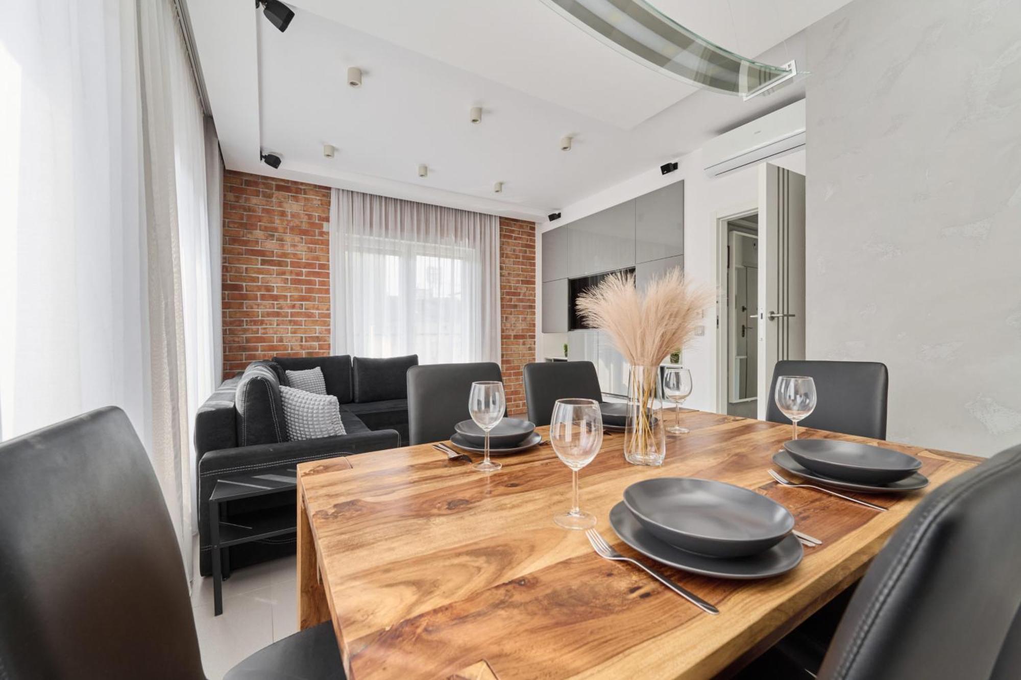 Stylish Kosciuszki Apartaments Near The Market Square With Free Garage Wroclaw By Noclegi Renters Ngoại thất bức ảnh