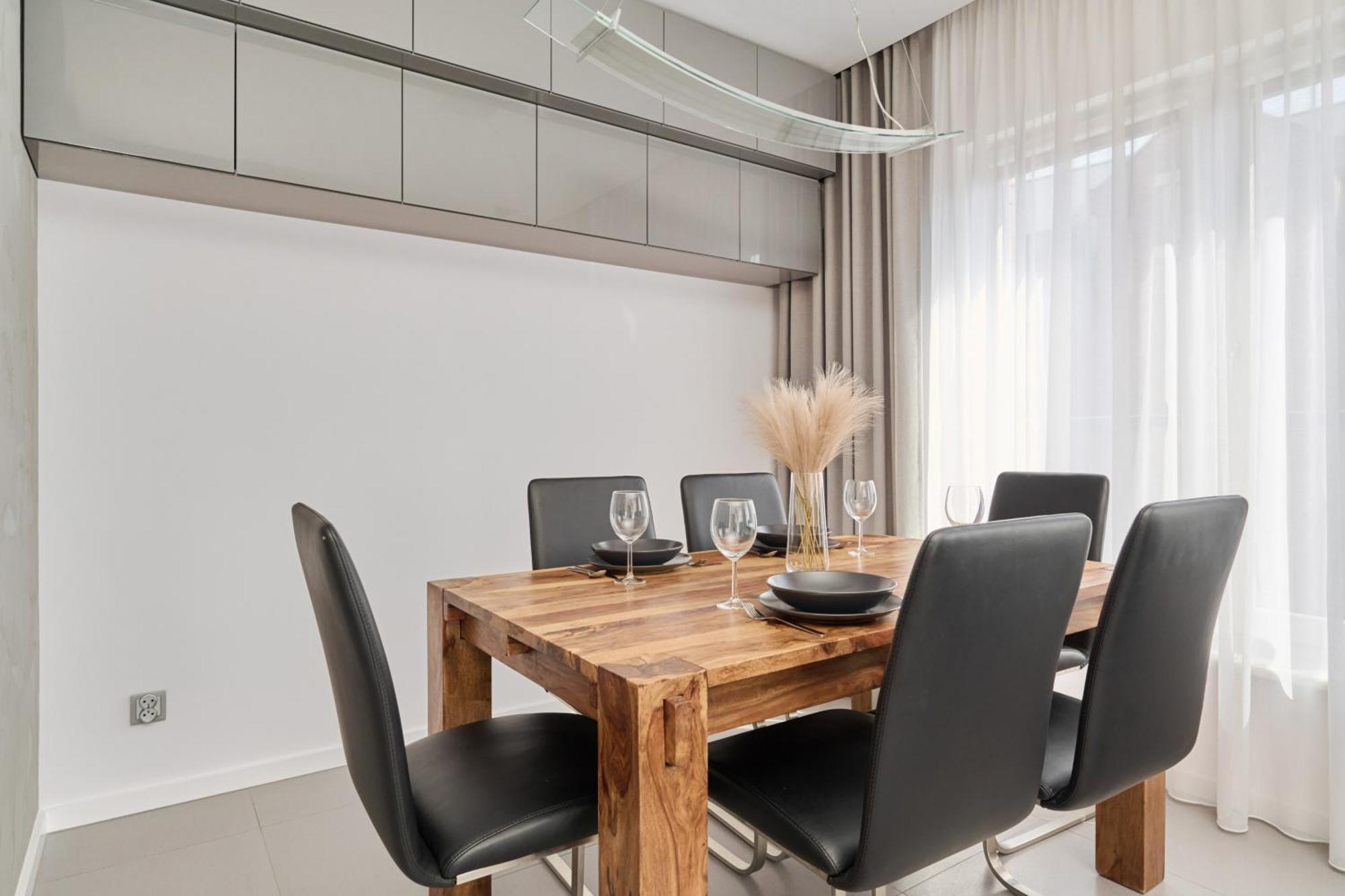 Stylish Kosciuszki Apartaments Near The Market Square With Free Garage Wroclaw By Noclegi Renters Ngoại thất bức ảnh