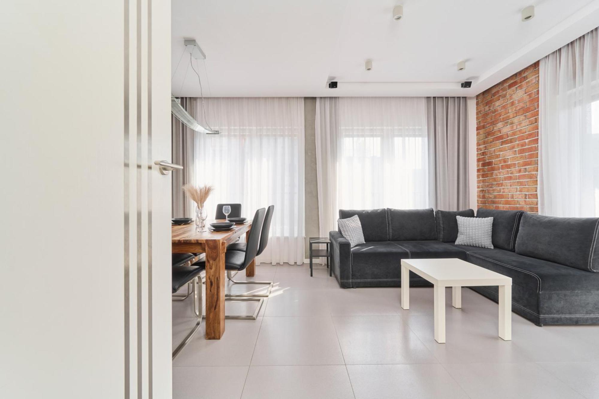 Stylish Kosciuszki Apartaments Near The Market Square With Free Garage Wroclaw By Noclegi Renters Ngoại thất bức ảnh