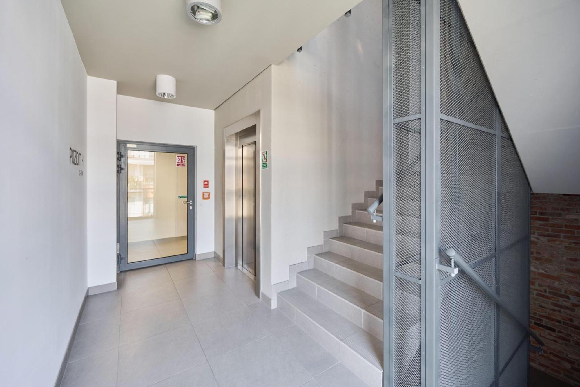 Stylish Kosciuszki Apartaments Near The Market Square With Free Garage Wroclaw By Noclegi Renters Ngoại thất bức ảnh