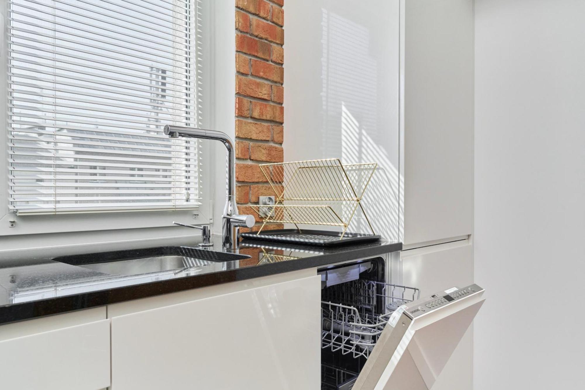 Stylish Kosciuszki Apartaments Near The Market Square With Free Garage Wroclaw By Noclegi Renters Ngoại thất bức ảnh