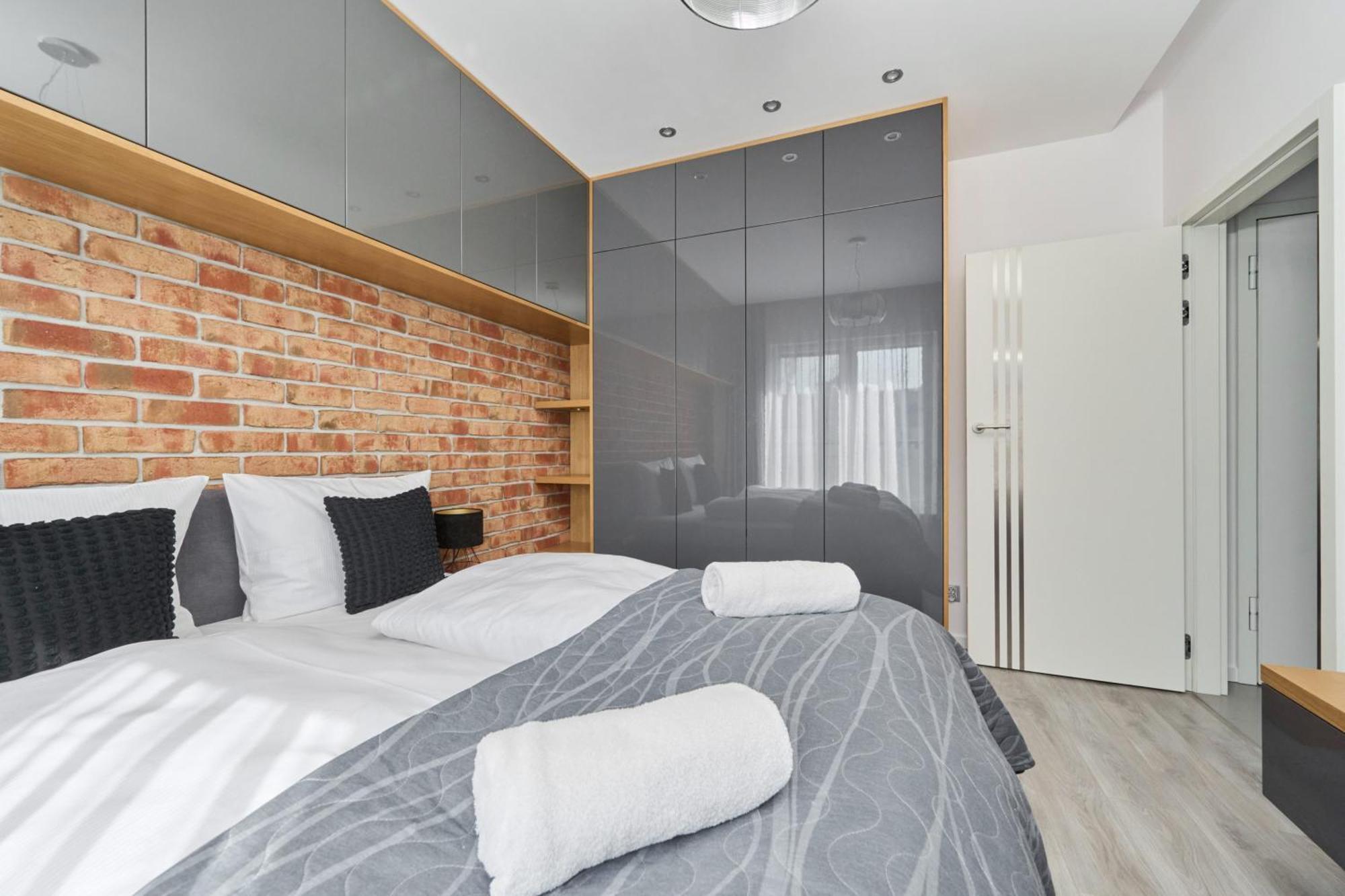 Stylish Kosciuszki Apartaments Near The Market Square With Free Garage Wroclaw By Noclegi Renters Ngoại thất bức ảnh