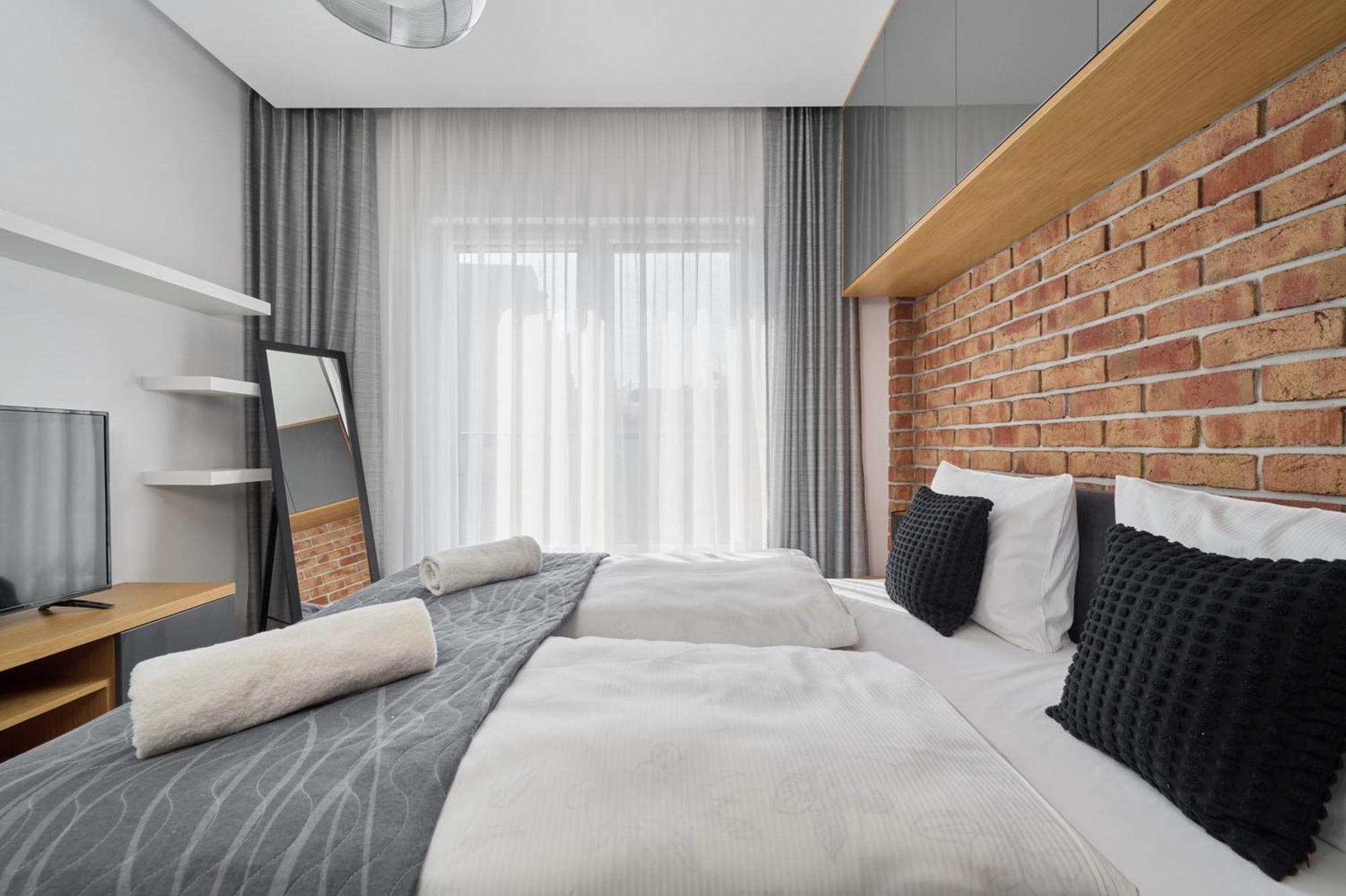 Stylish Kosciuszki Apartaments Near The Market Square With Free Garage Wroclaw By Noclegi Renters Ngoại thất bức ảnh